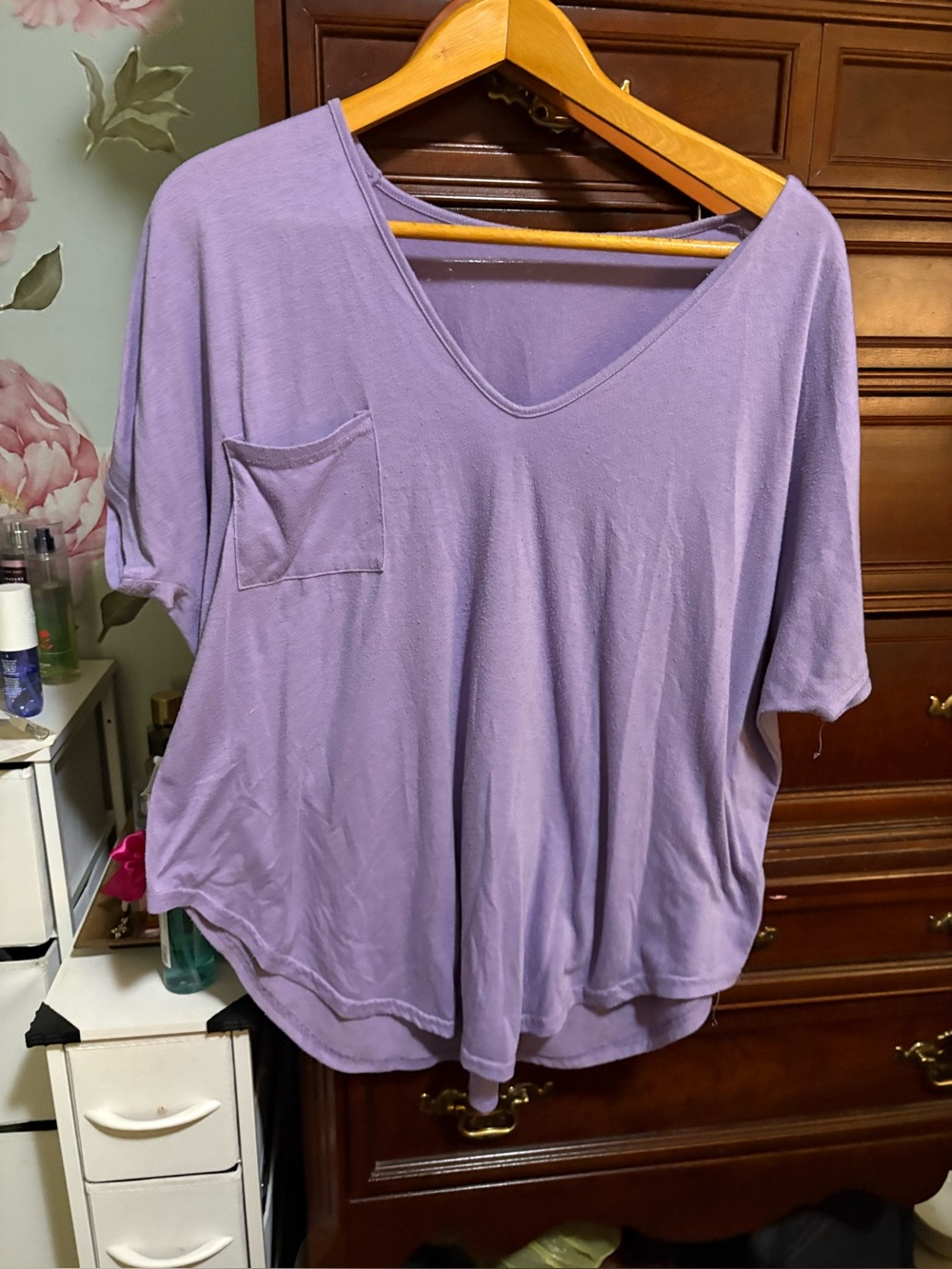 Lavender V-Neck Pocket Tee - Women